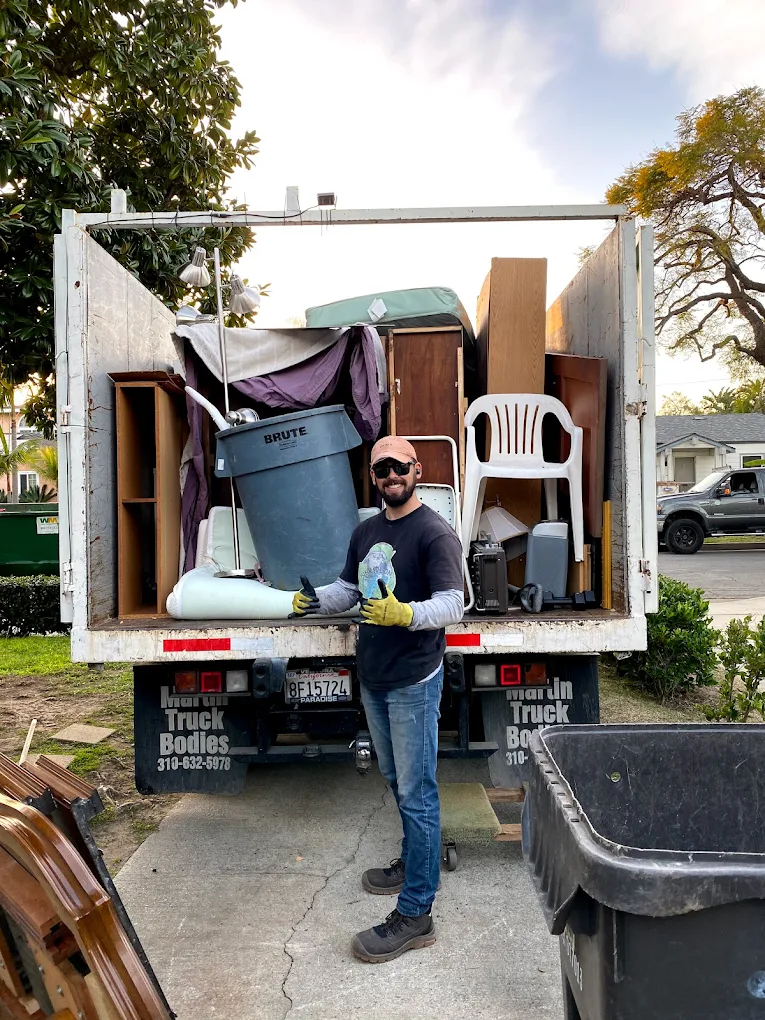 Truck capacity Laguna Beach
