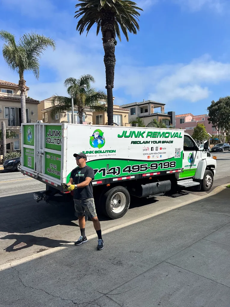 Junk Removal Brea Team at Work