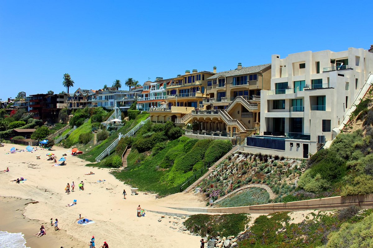 Corona Del Mar coastal view at sunset